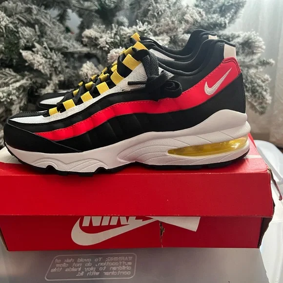 BRAND NEW girls NIKE AIR MAX ‘95 size 6.5! - Picture 2 of 4